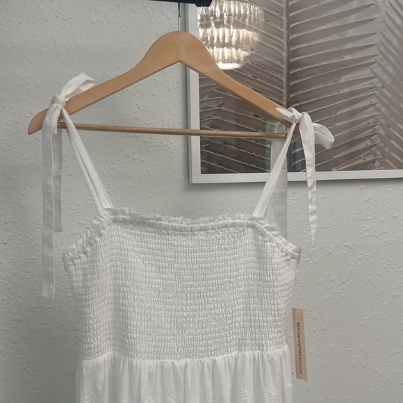 White Aqua Tie Knot Trap Dress - Picture 4 of 10